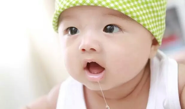 如何護(hù)理寶寶口水疹？