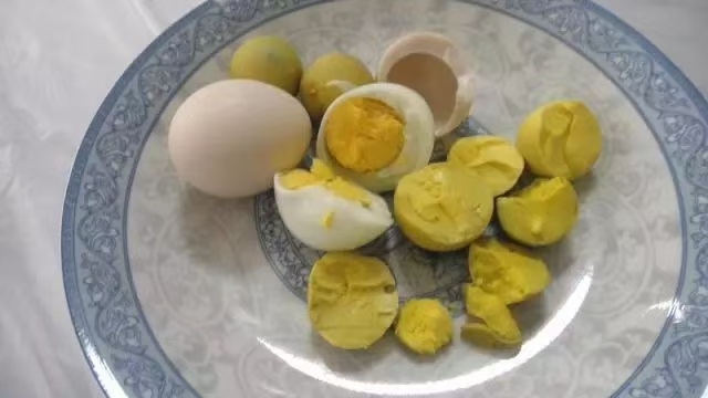 蛋黃油是個(gè)寶，掌握制作方法不可少！