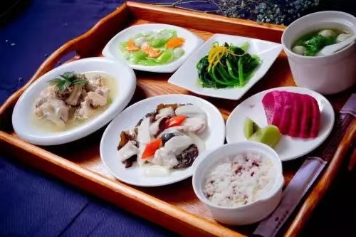 血糖高的產(chǎn)婦月子餐科學(xué)飲食指南  