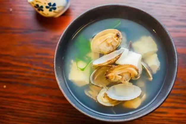 產(chǎn)后奶水不足是許多新媽媽面臨的困擾？9道催乳月子餐請(qǐng)收好